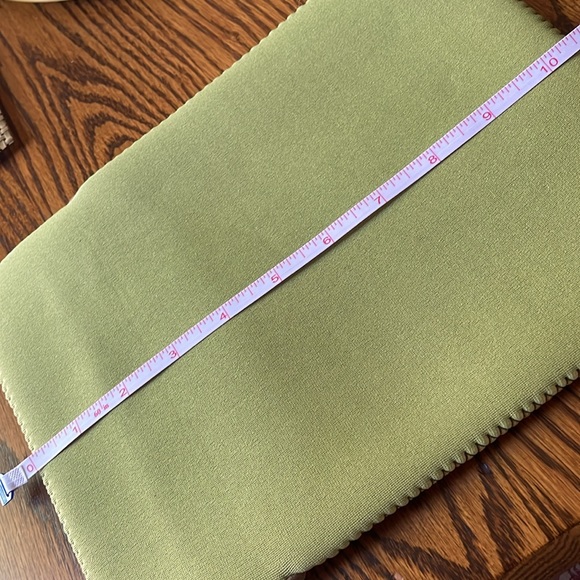 Case Logic tablet Sleeve - Picture 3 of 7